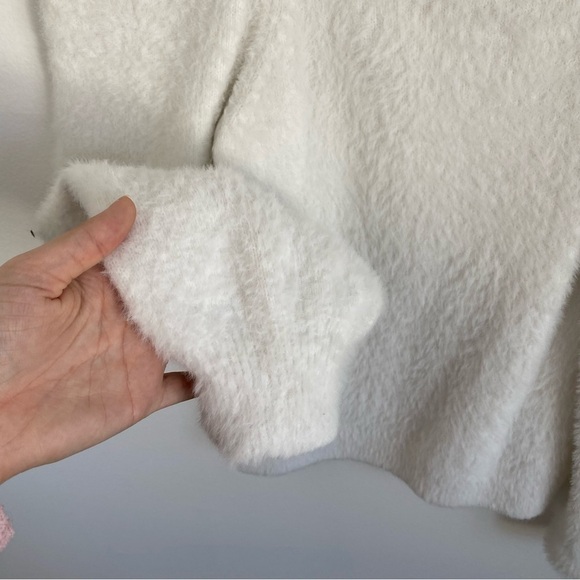 H&M Longsleeve Fuzzy Soft Squareneck Sweater w Puffy Sleeves in White • S Small - Picture 3 of 6